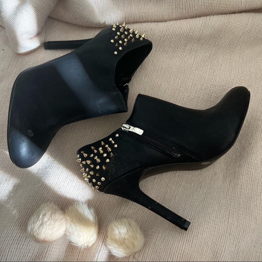 Jessica Simpson Black faux leather w gold studs Booties size 9 ( NWOB )